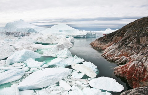 Fischerboot im Eisfjord von Ilulissat (Grönland)